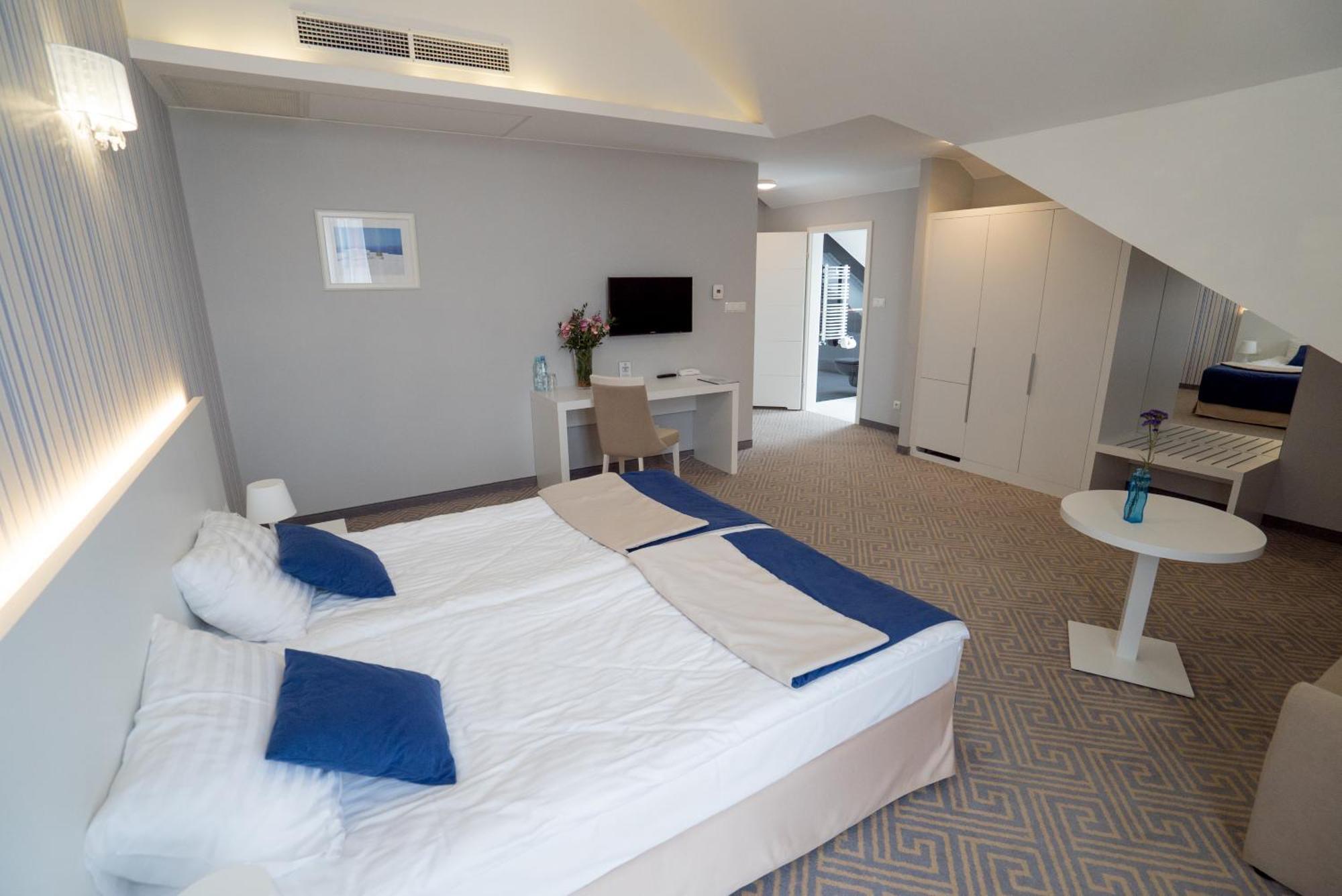 סידלצה Hotel Aleksandria מראה חיצוני תמונה
