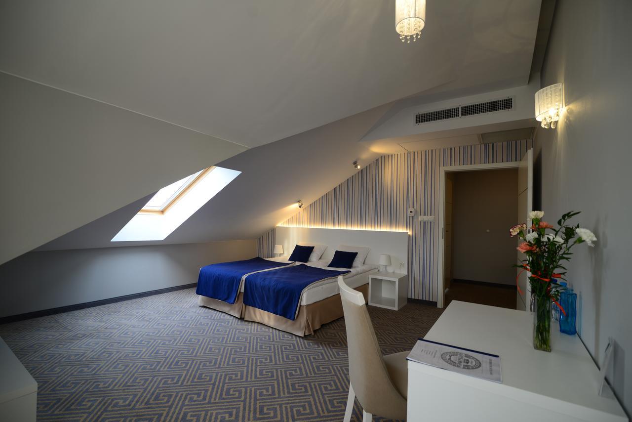 סידלצה Hotel Aleksandria מראה חיצוני תמונה
