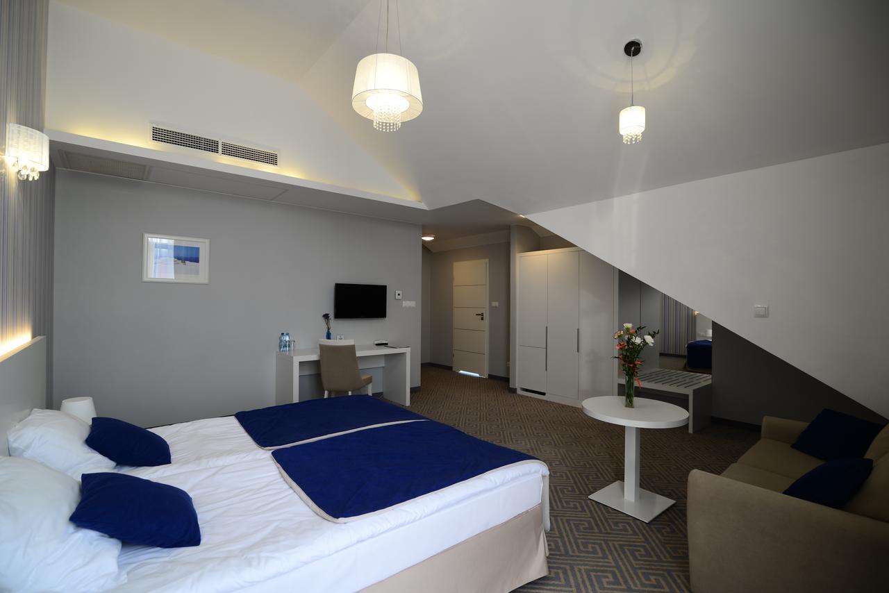 סידלצה Hotel Aleksandria מראה חיצוני תמונה