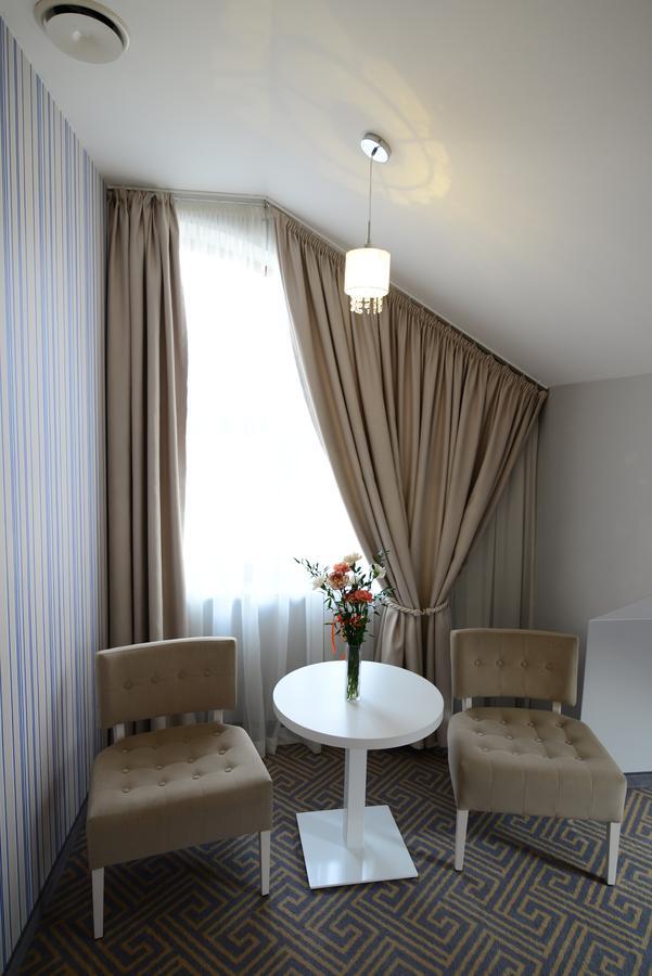 סידלצה Hotel Aleksandria מראה חיצוני תמונה