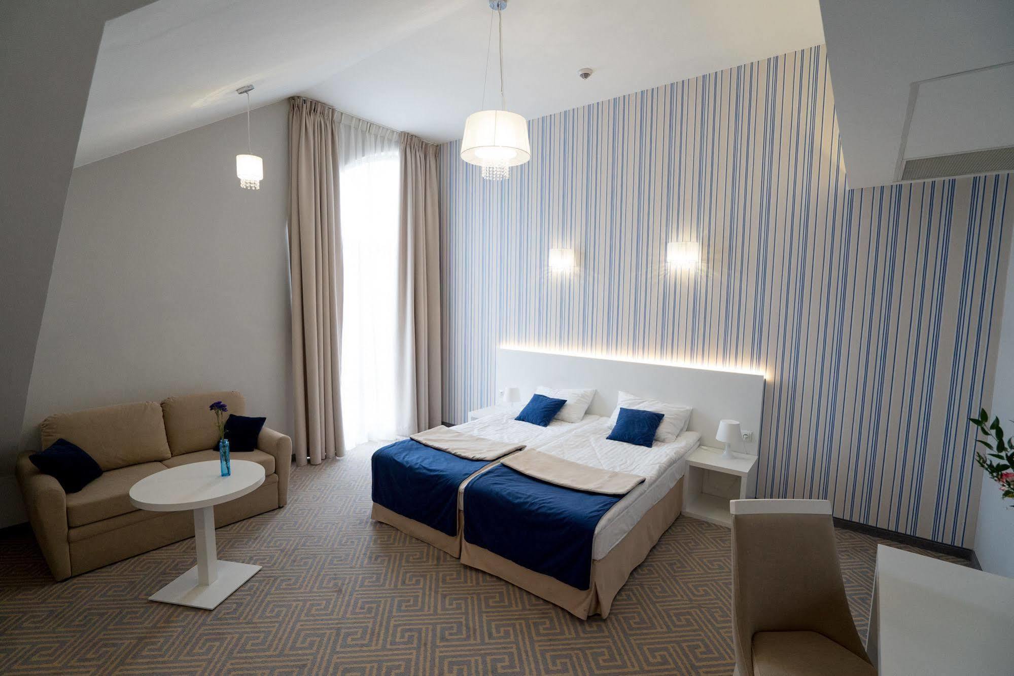 סידלצה Hotel Aleksandria מראה חיצוני תמונה